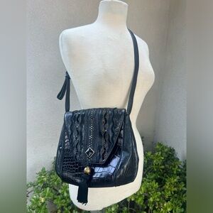 Accents by Sharif shoulder bag black textured leather interior zippers